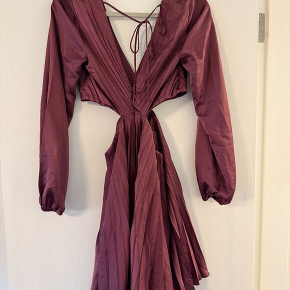 Abercrombie Giselle Pleated Cutout Mini Dress Small (Tall) - Picture 2 of 3